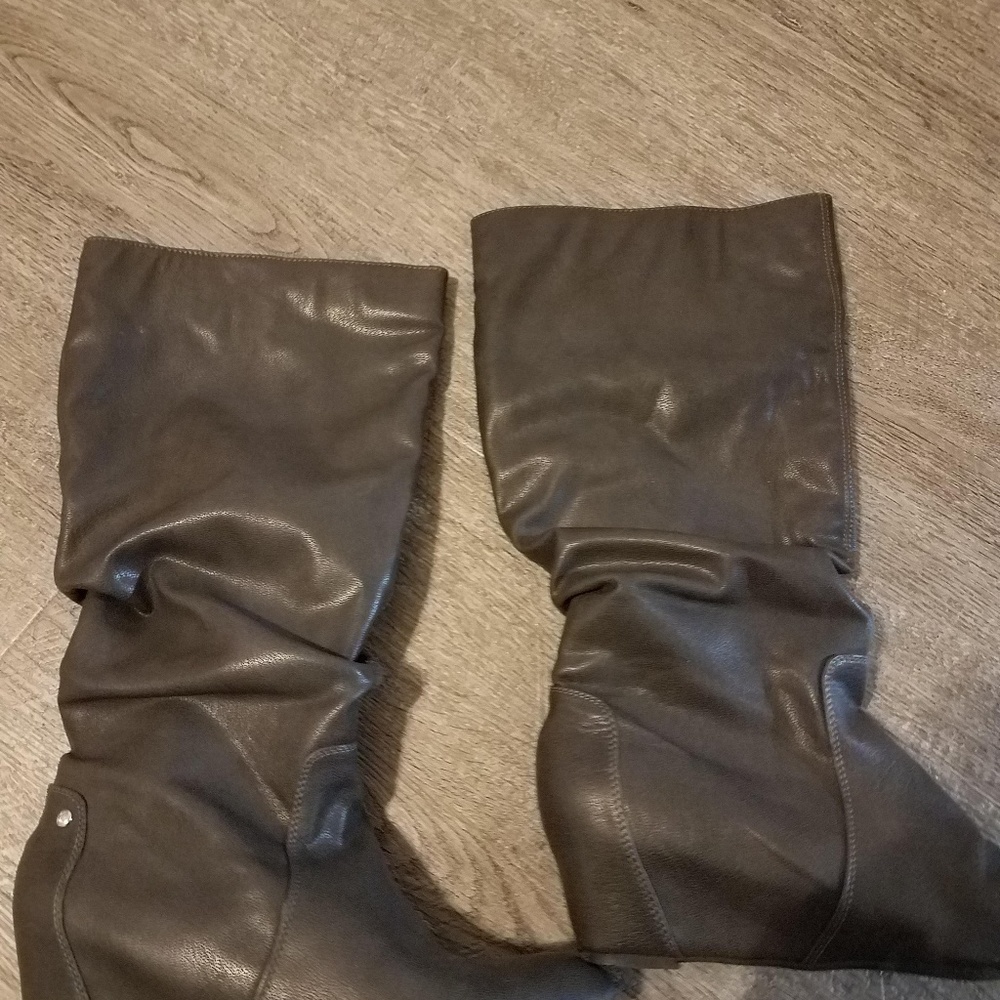 Boots - Picture 2 of 2